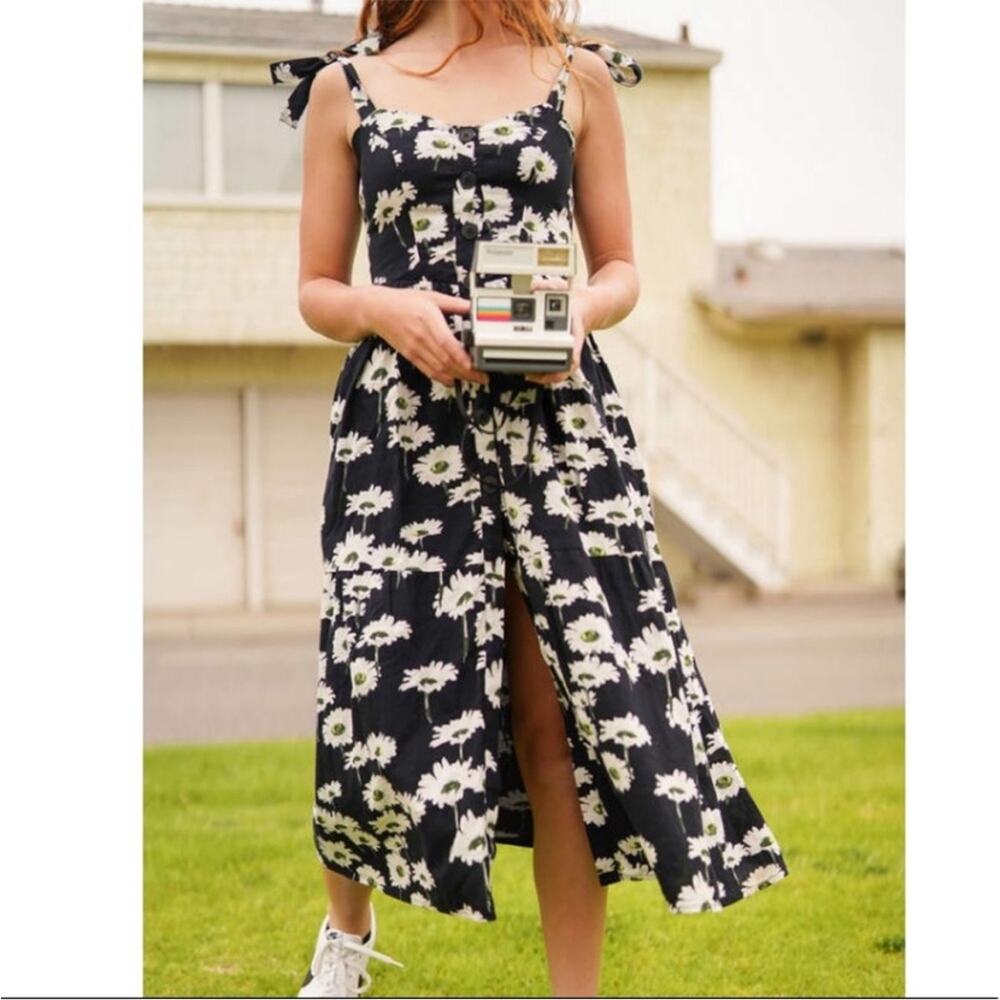 Urban Outfitters Positano Tie Shoulder Midi Dress in Floral Daisy